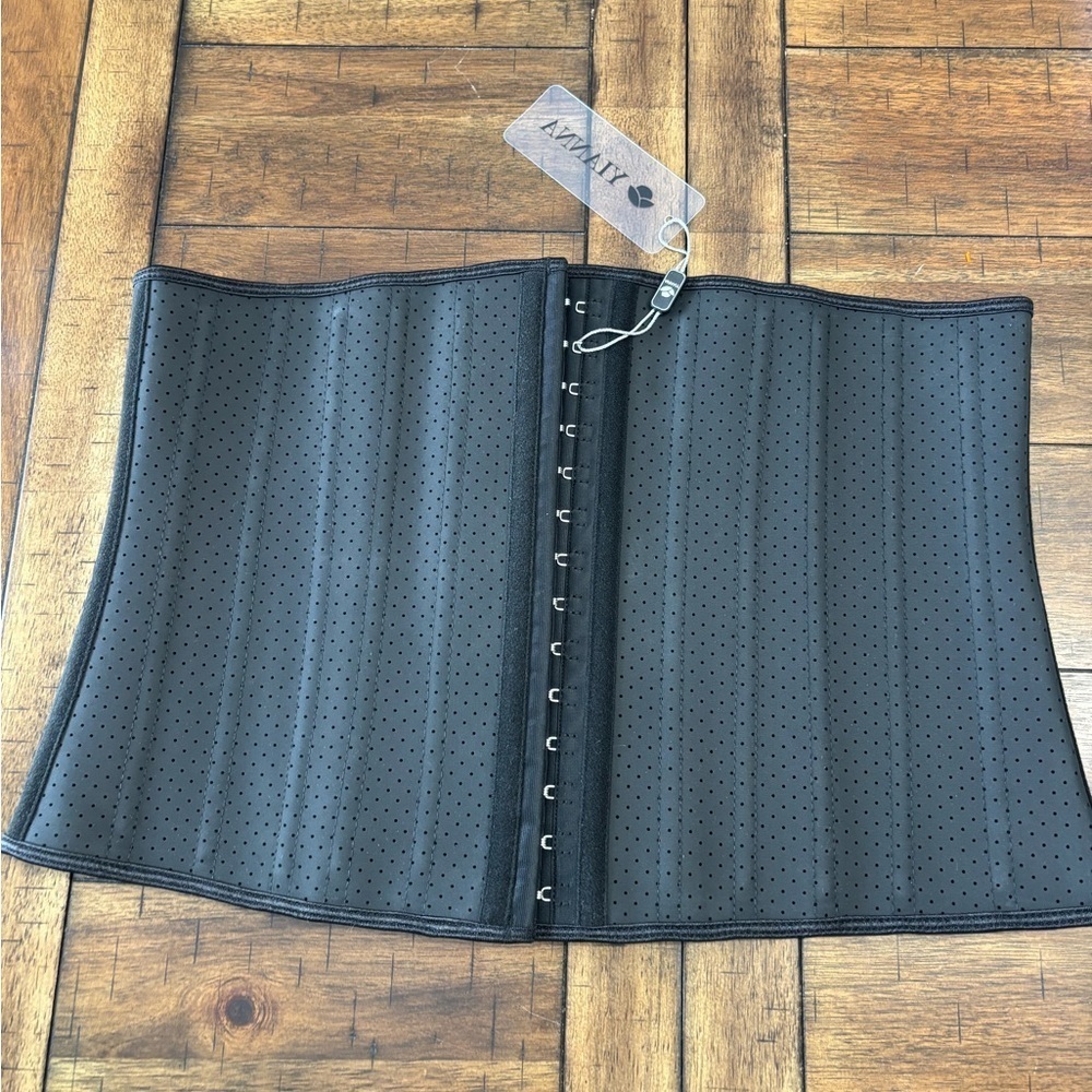 Elegant Black Waist Shaper - Picture 2 of 5
